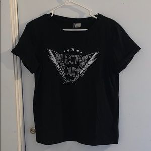 black h&m graphic tee